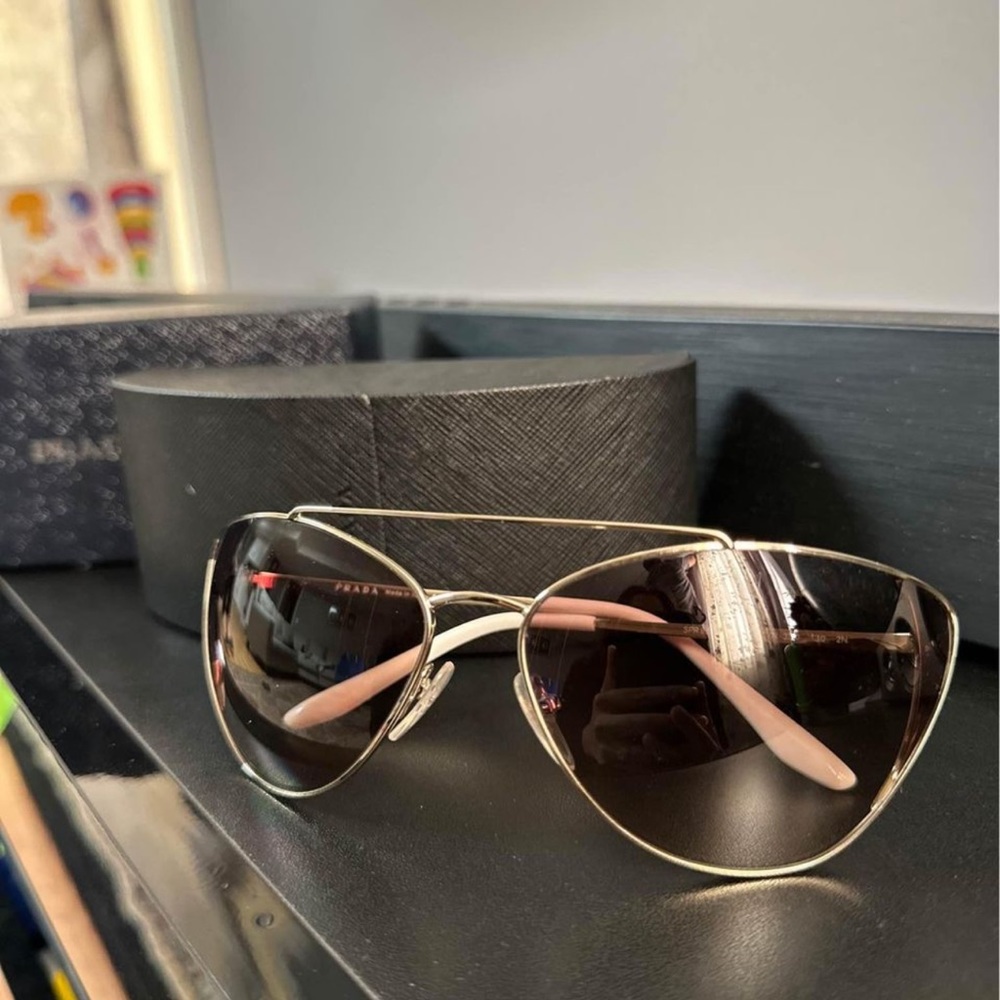 NEW!! Women’s PRADA Sunglasses!